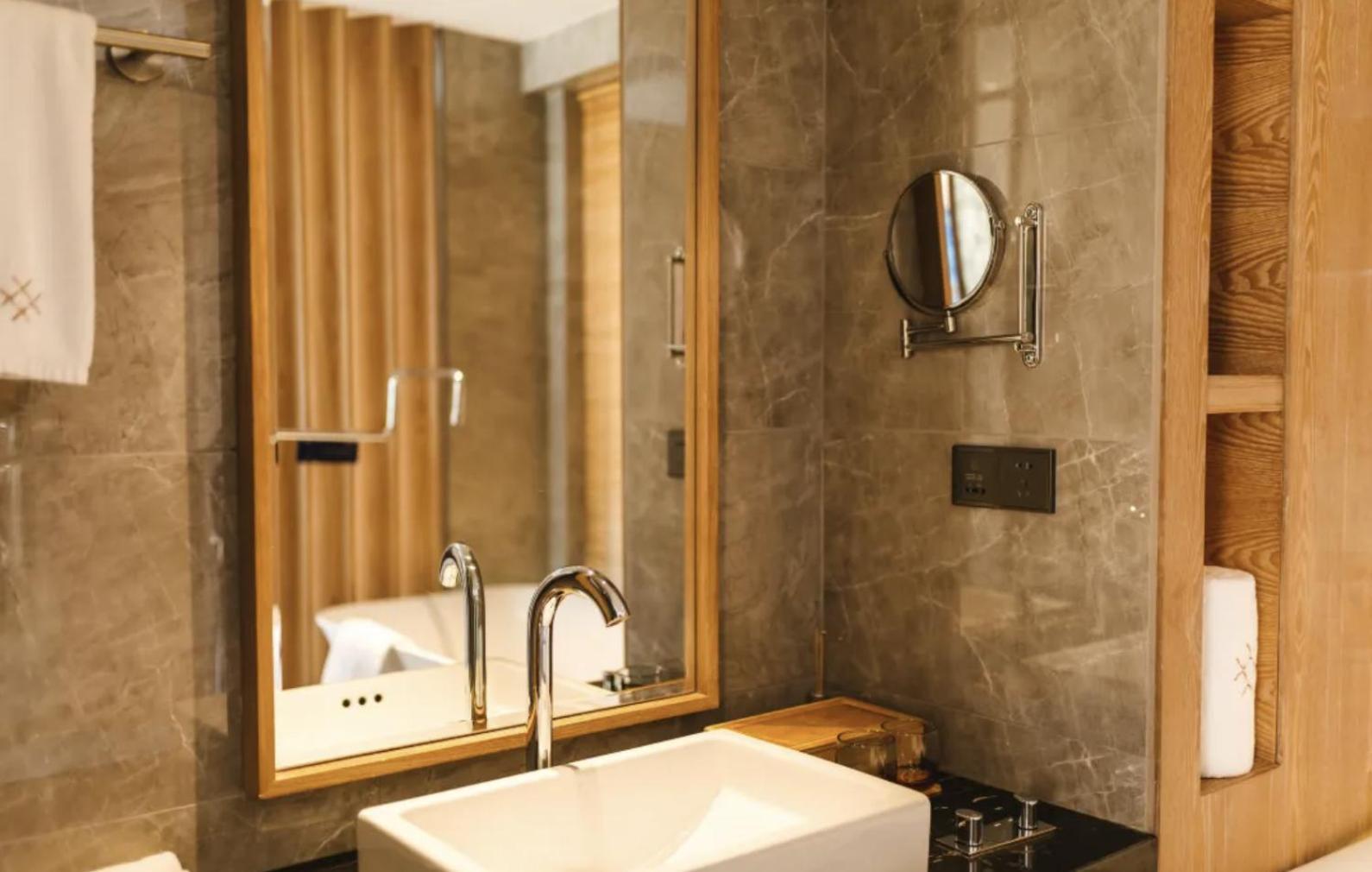 Hong Long Jing Hotel Dali  Bagian luar foto