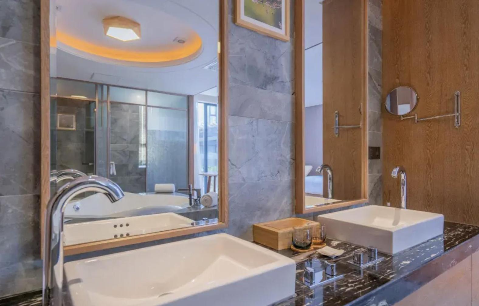 Hong Long Jing Hotel Dali  Bagian luar foto
